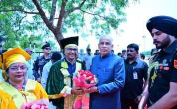 నన్నయ వర్సిటీలో స్వర్ణ పతకాల పంట